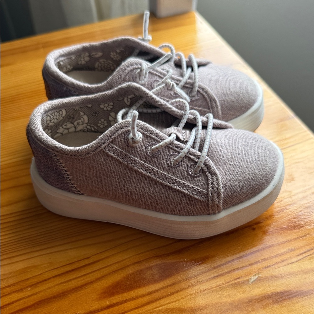 Hey Dude Kids Canvas Sneakers in Dusty Mauve with White Sole